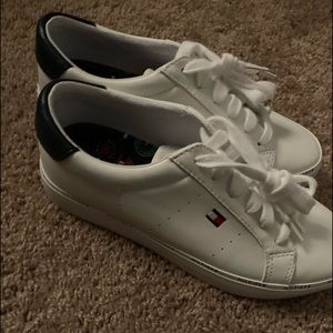 Tommy Hilfiger women’s sneakers